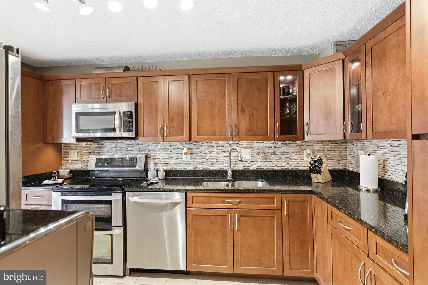 203 Yoakum Pkwy # 410 photo 8