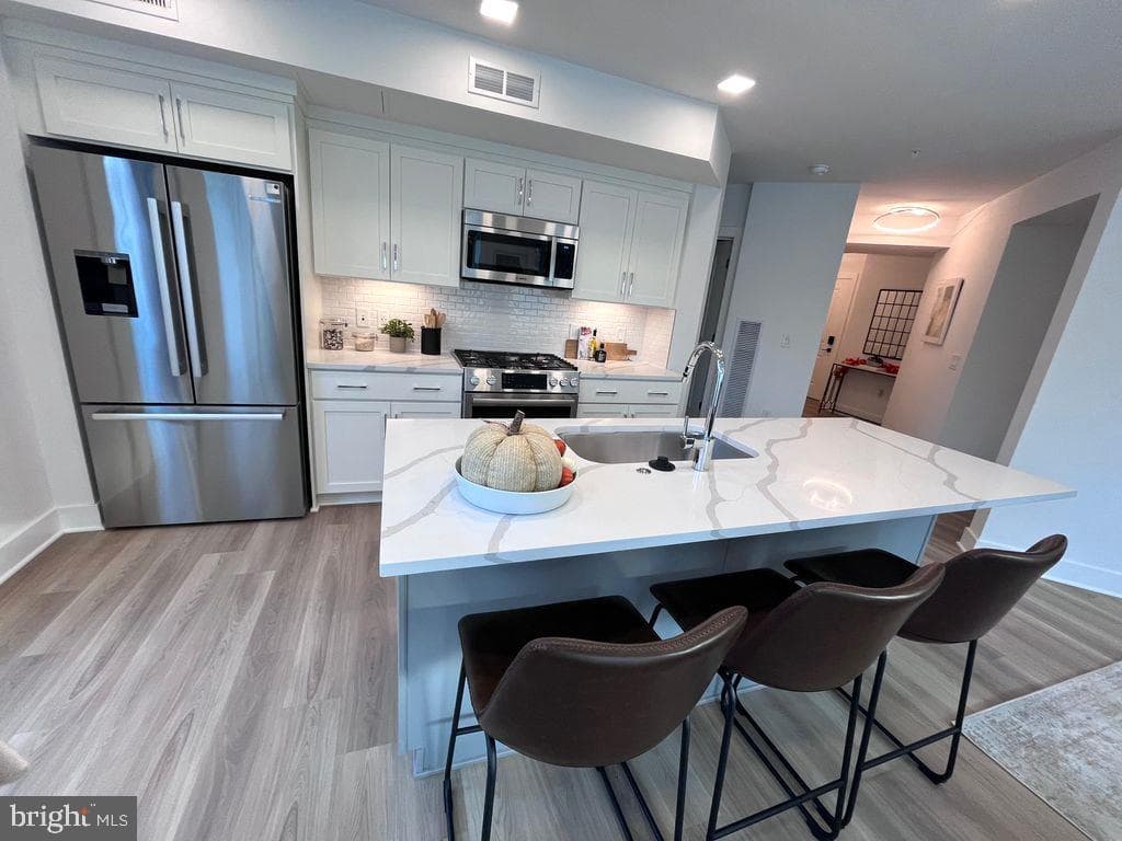 701 N Henry St # 205 photo 6