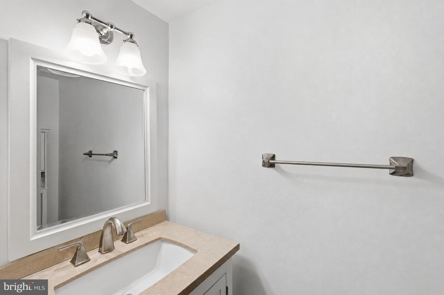 1708 W Abingdon Drive #202 photo 8