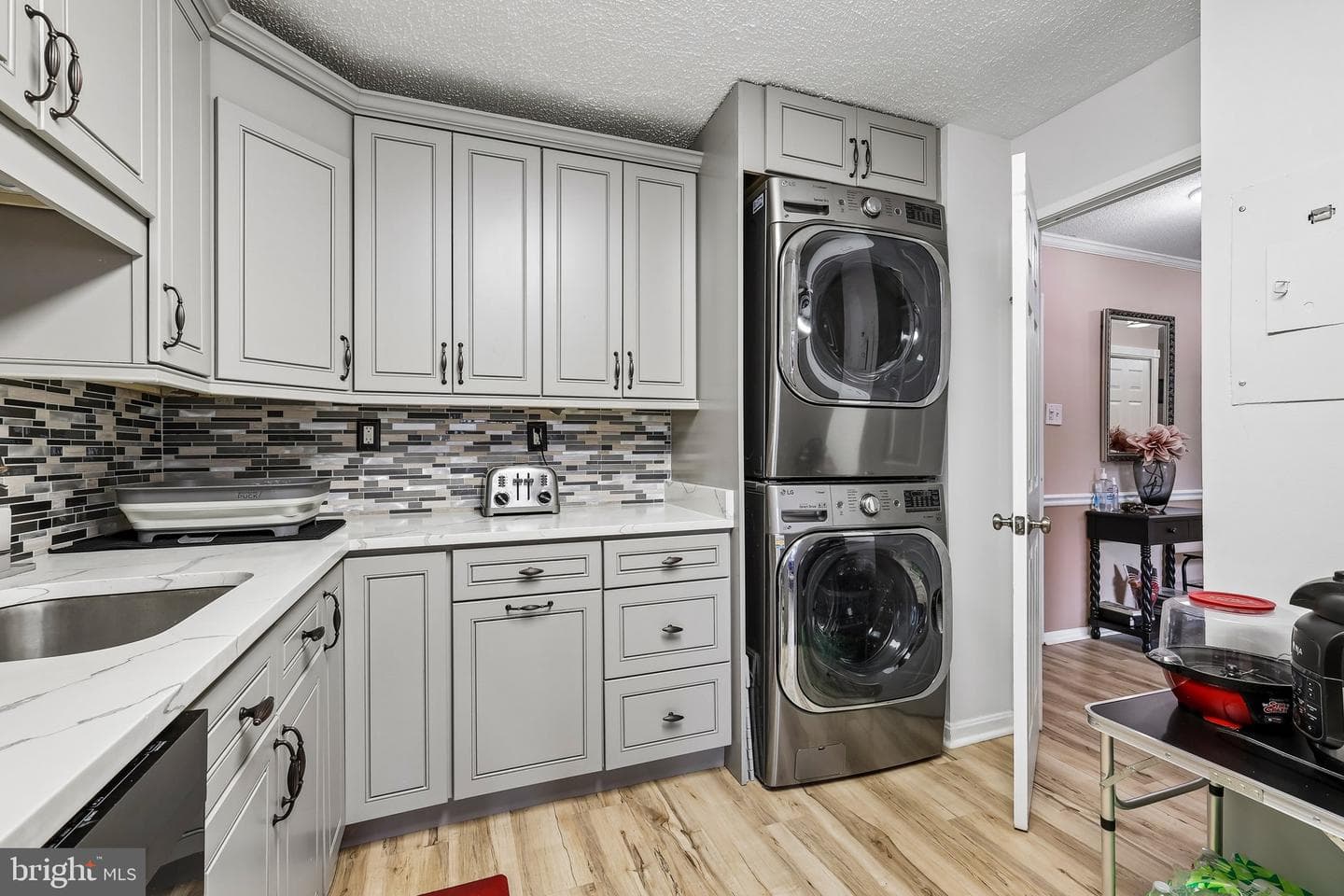 203 Yoakum Parkway #925 photo 14