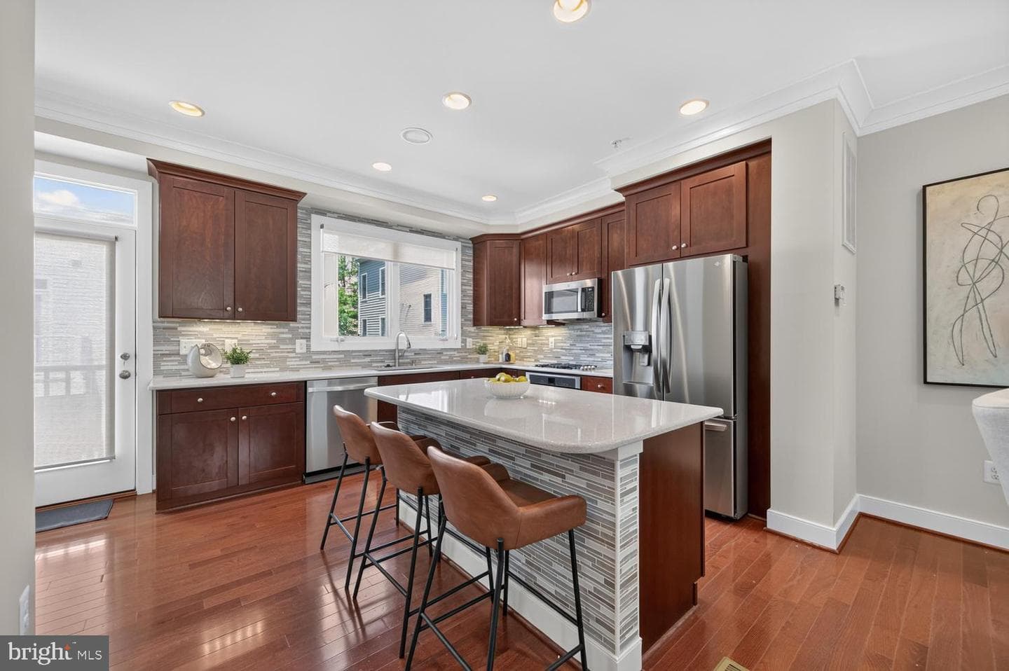 820 N Alfred Street photo 16