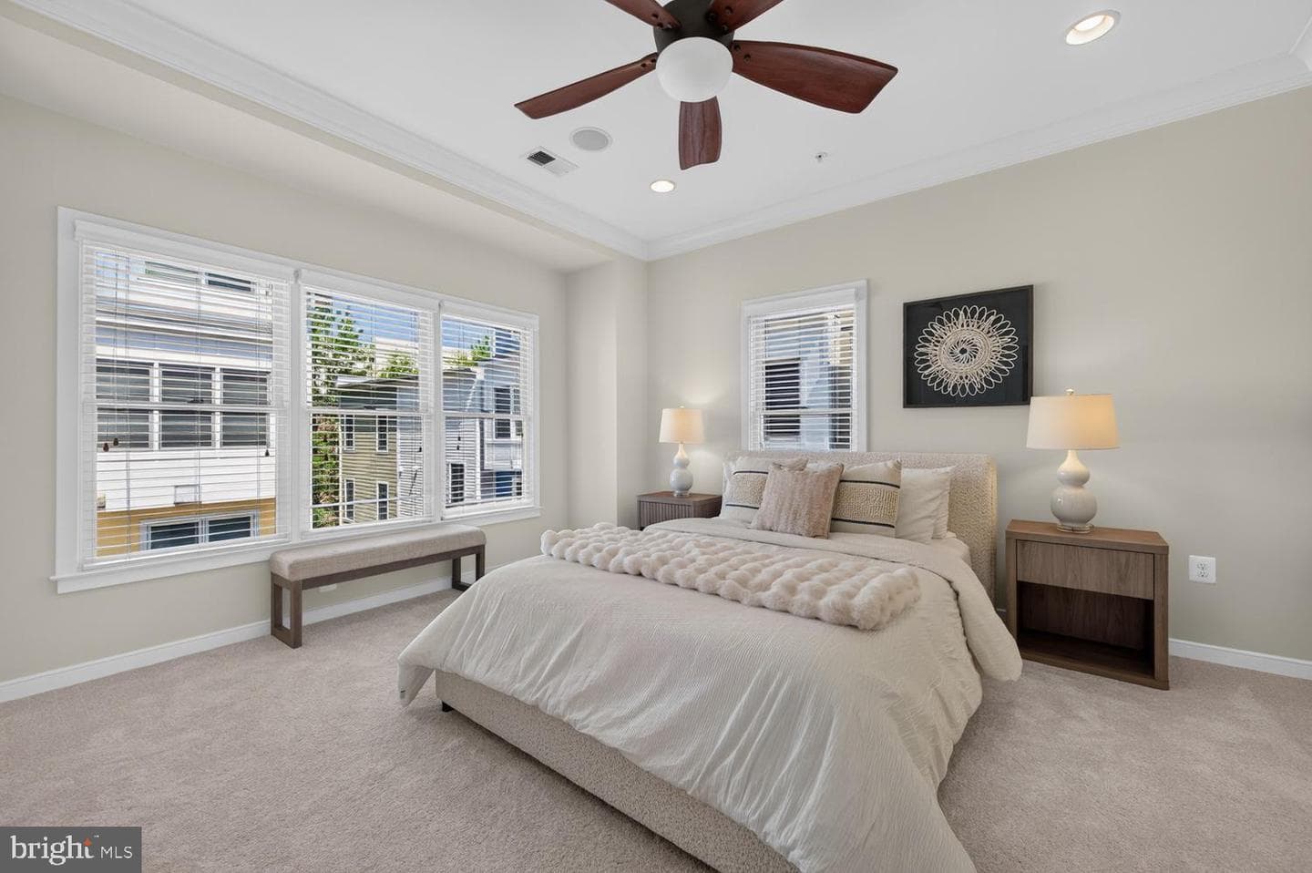 820 N Alfred Street photo 23