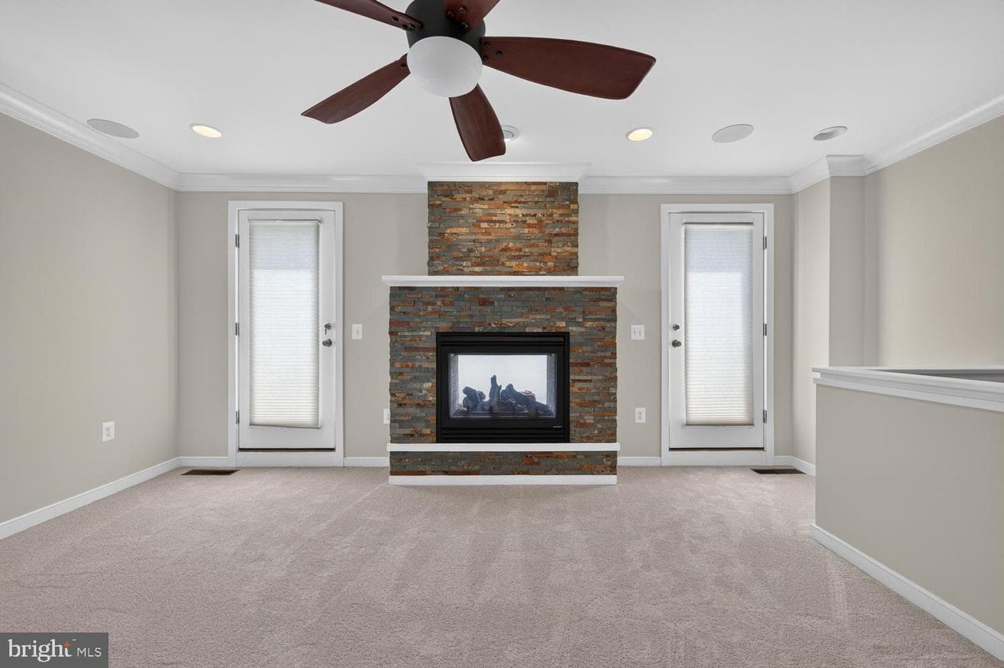 820 N Alfred Street photo 37