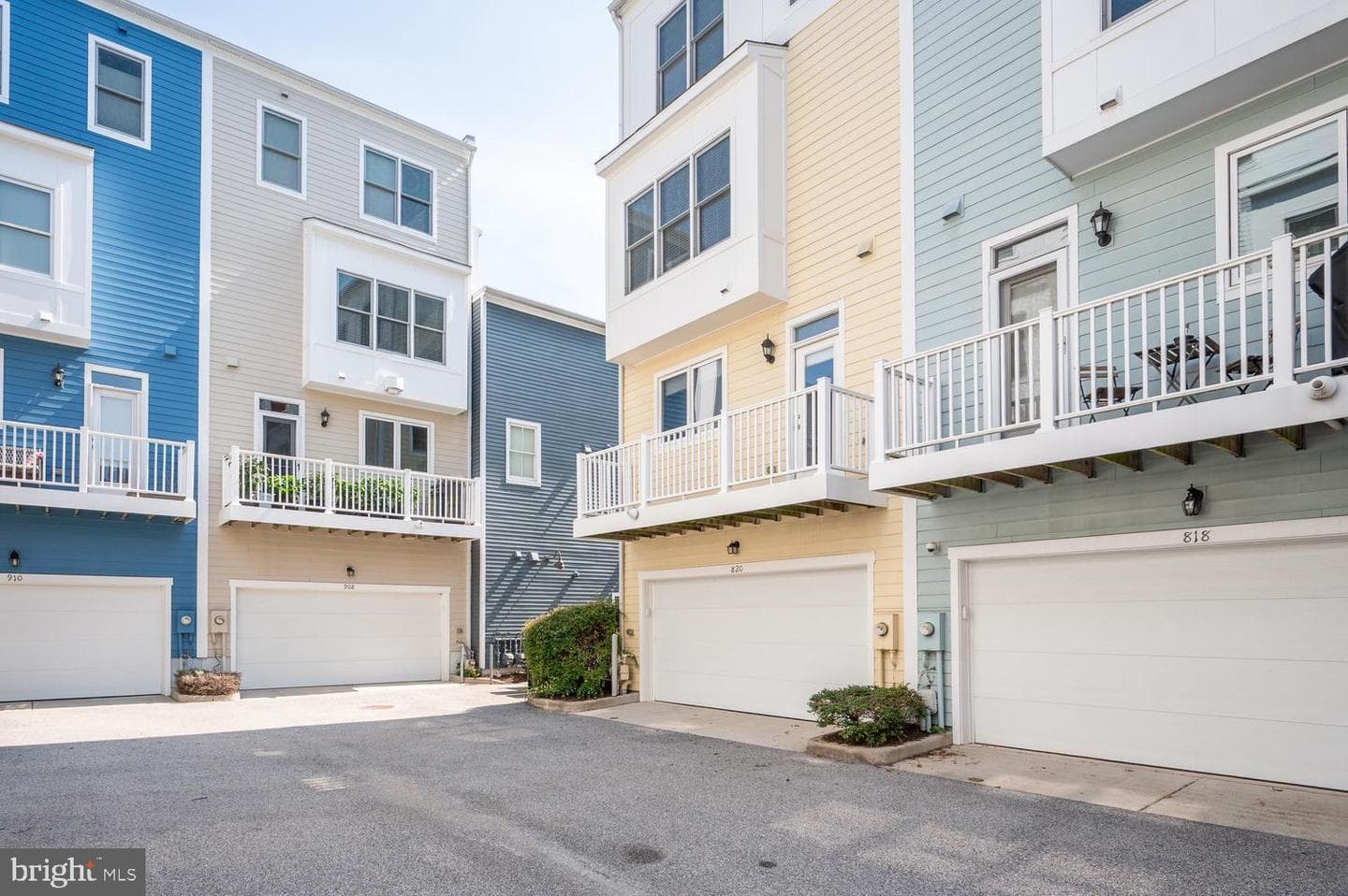820 N Alfred Street photo 44