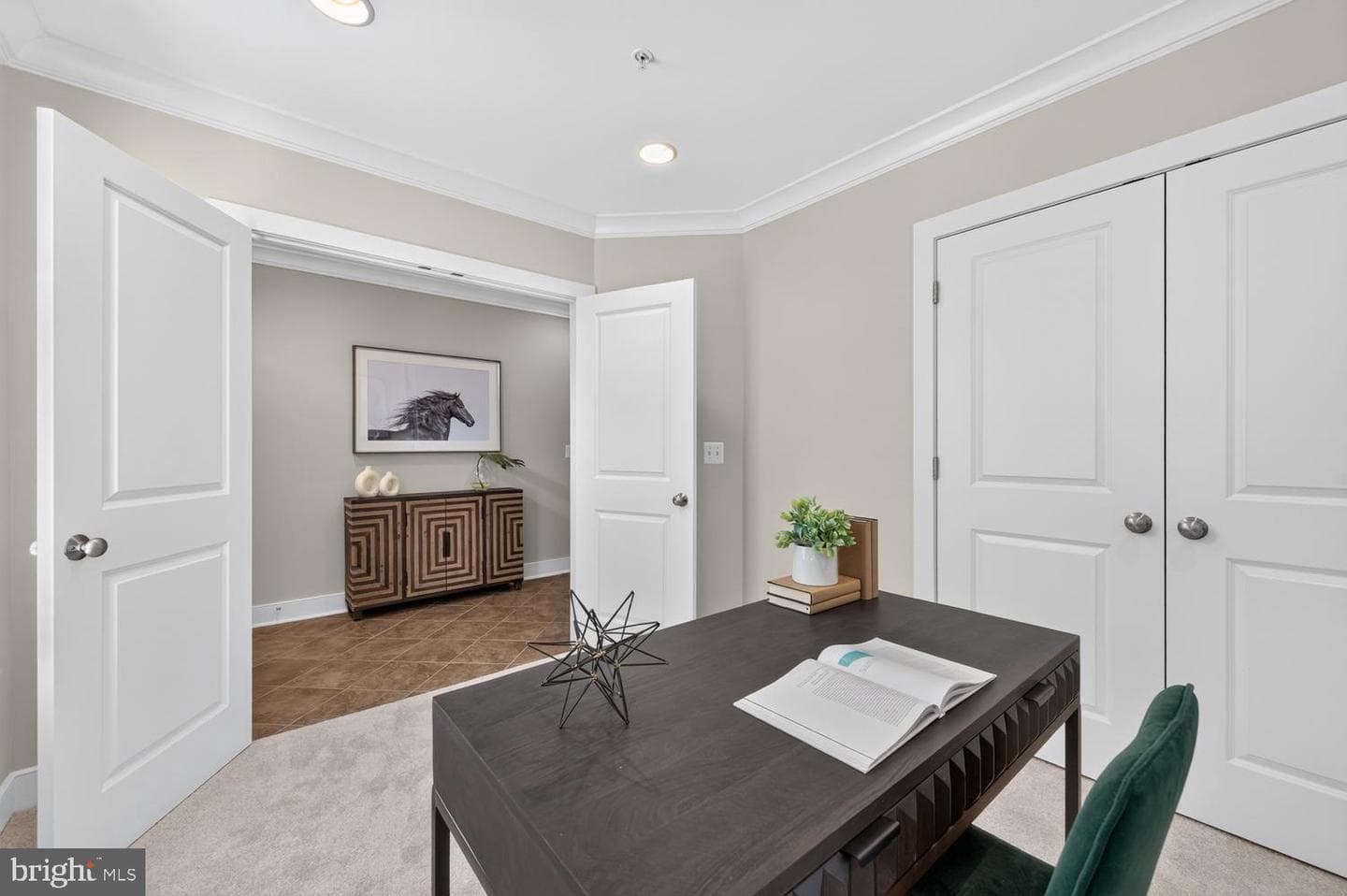 820 N Alfred Street photo 9