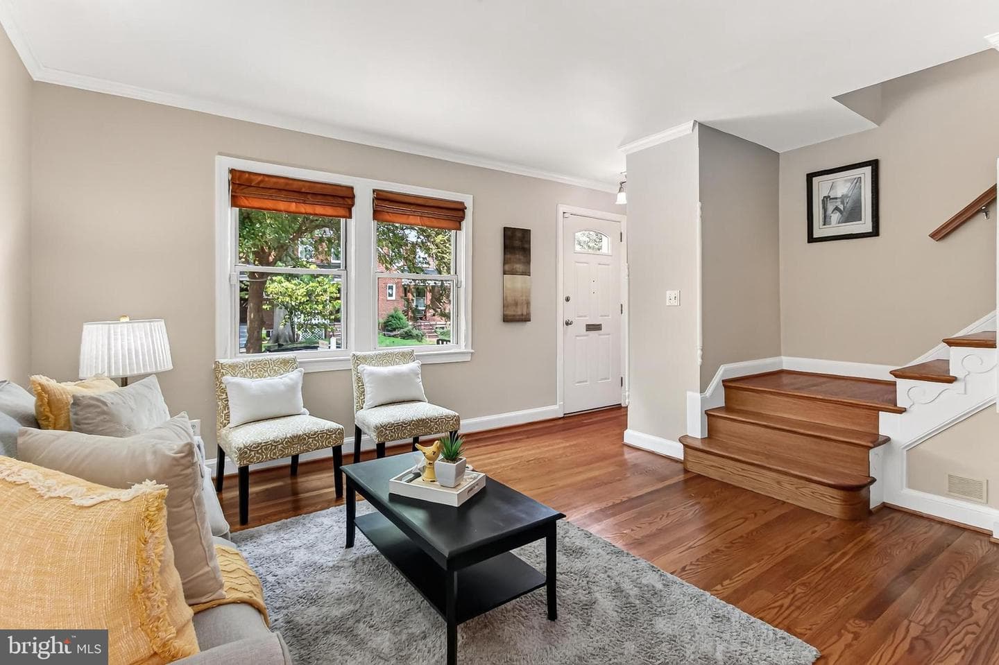 427 E Luray Avenue photo 4