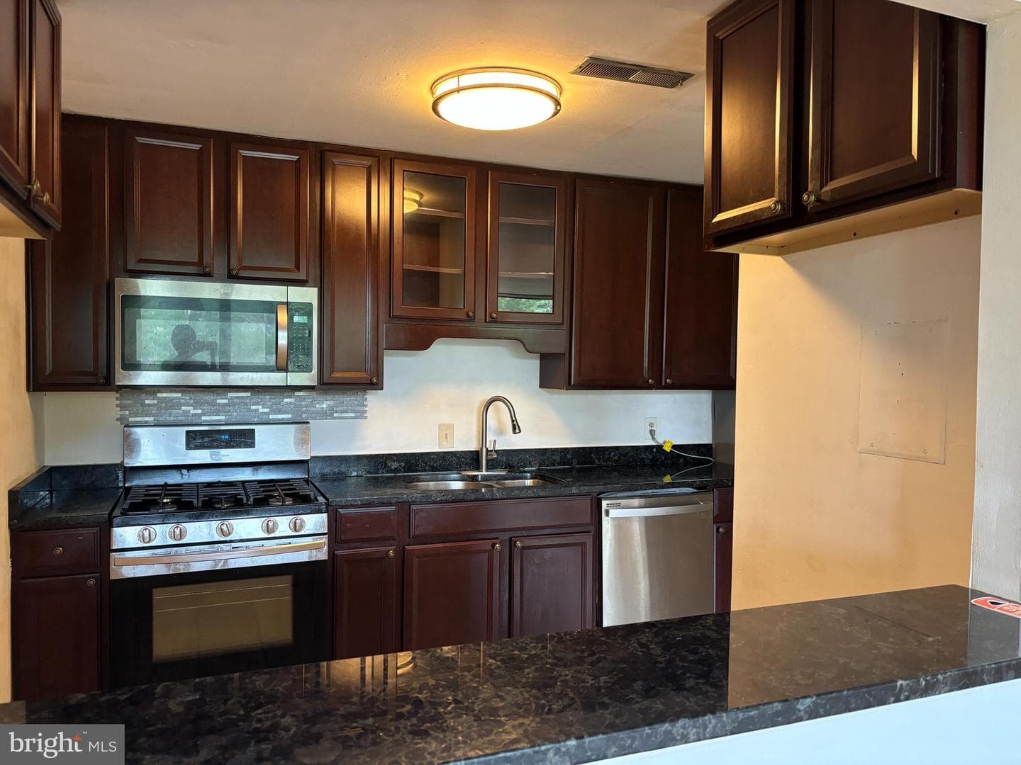 525 N Armistead Street N #302 photo 5