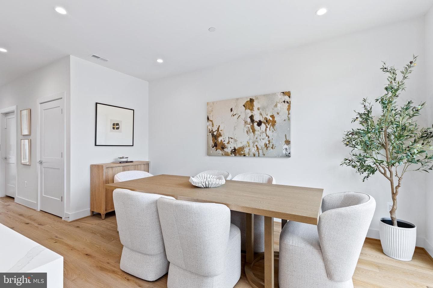 608 S Alfred Street photo 14