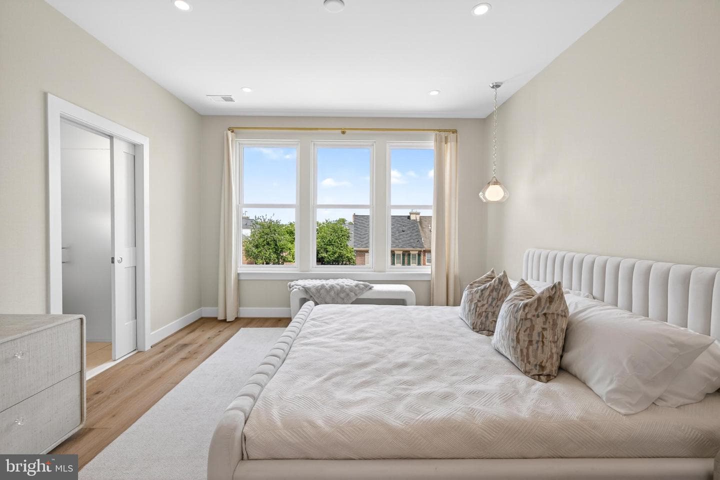 608 S Alfred Street photo 22