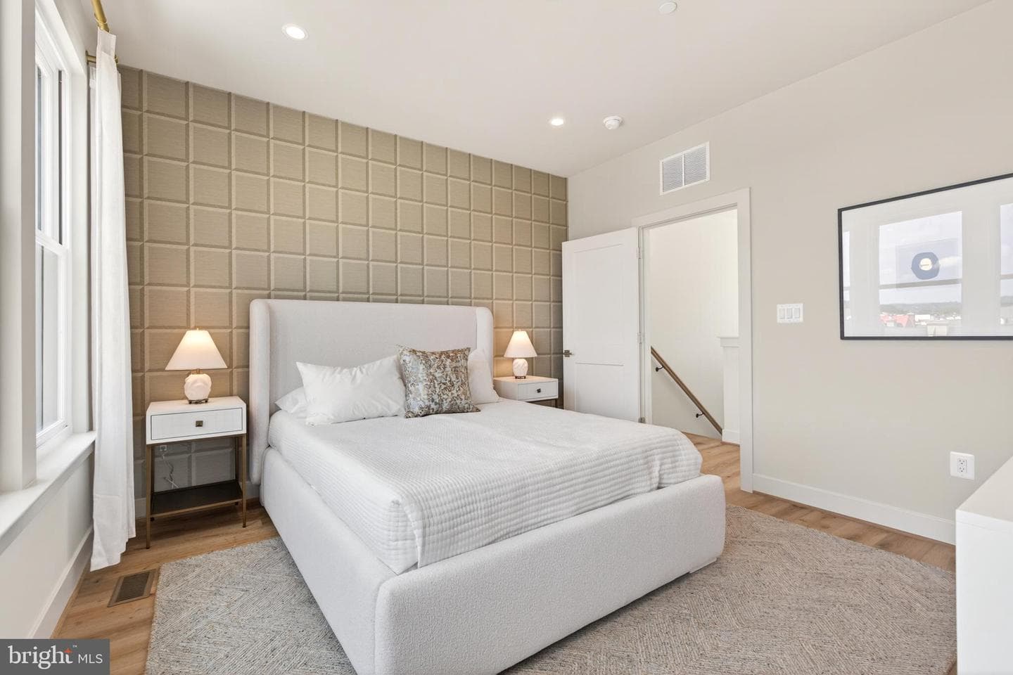 608 S Alfred Street photo 34