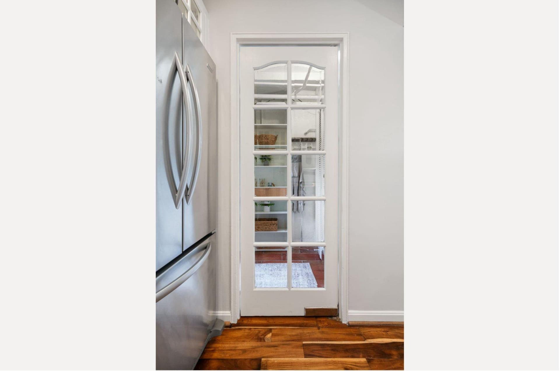 3753 Jason Avenue photo 14