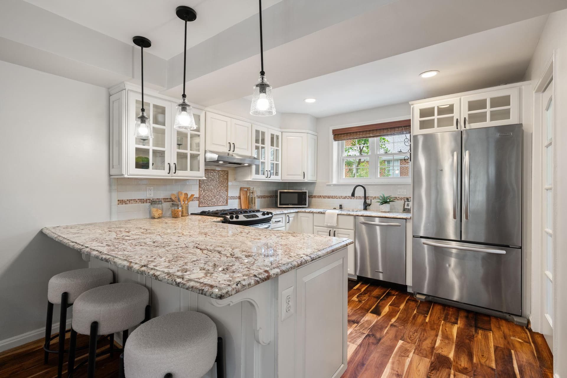 3753 Jason Avenue photo 8