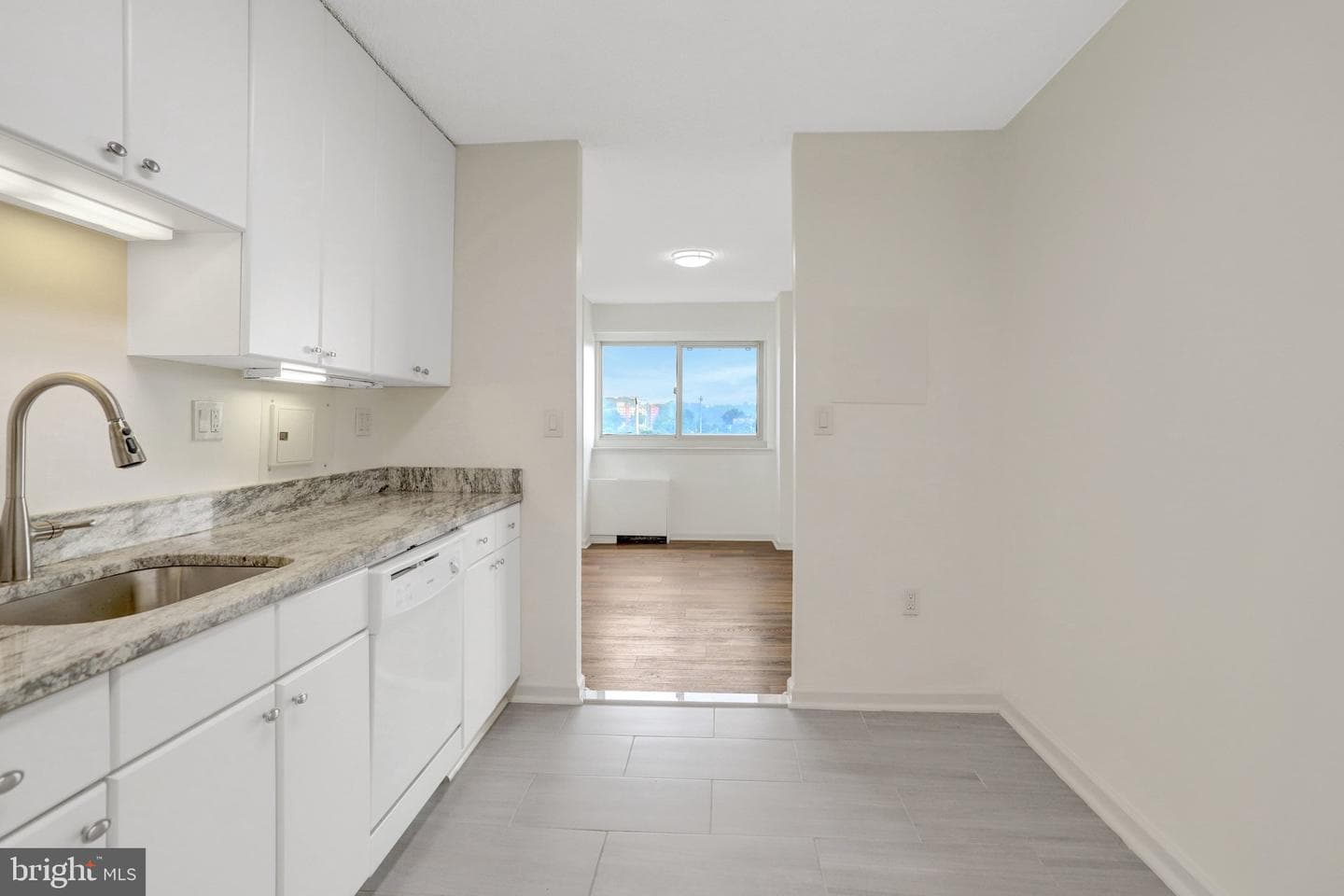 1225 Martha Custis Drive #811 photo 11