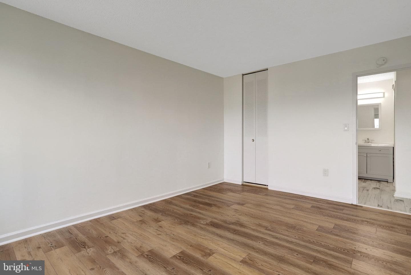 1225 Martha Custis Drive #811 photo 16