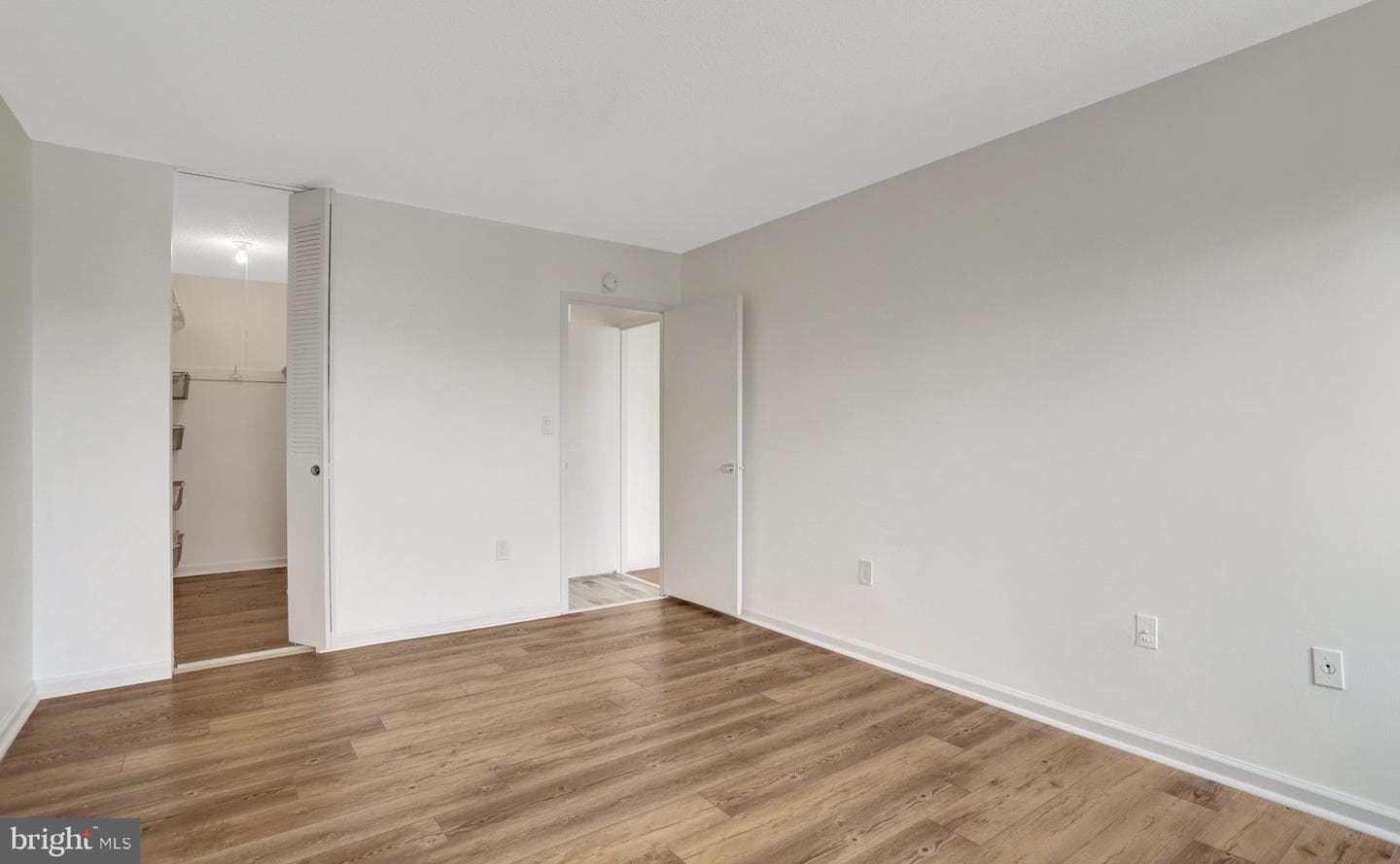 1225 Martha Custis Drive #811 photo 23