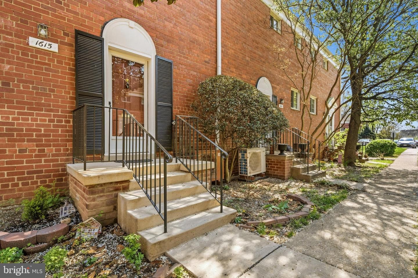 1615 Mount Eagle Place photo 8