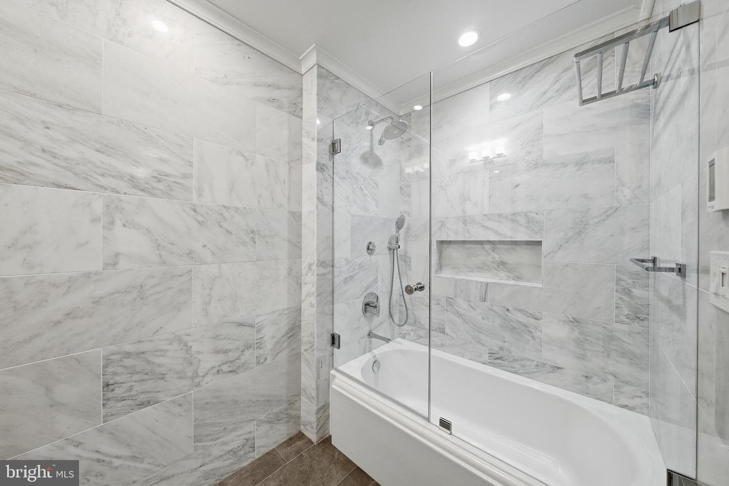 2050 Jamieson Avenue #1008 photo 15