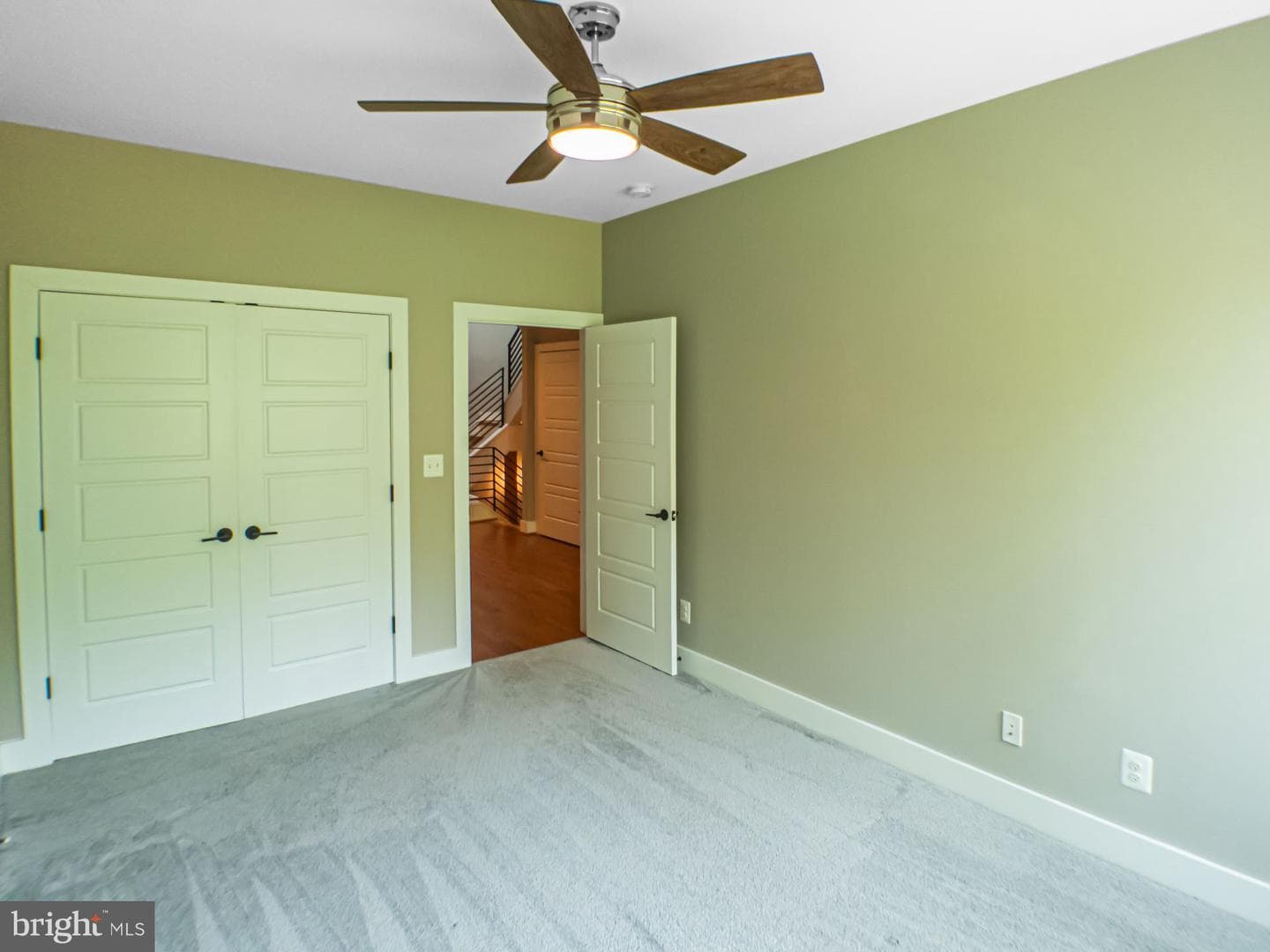 579 Lochlyn Hill Drive photo 16