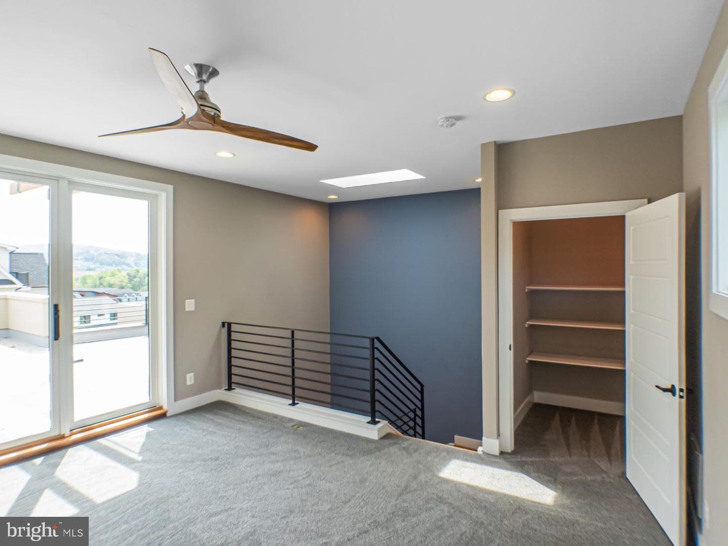 579 Lochlyn Hill Drive photo 34