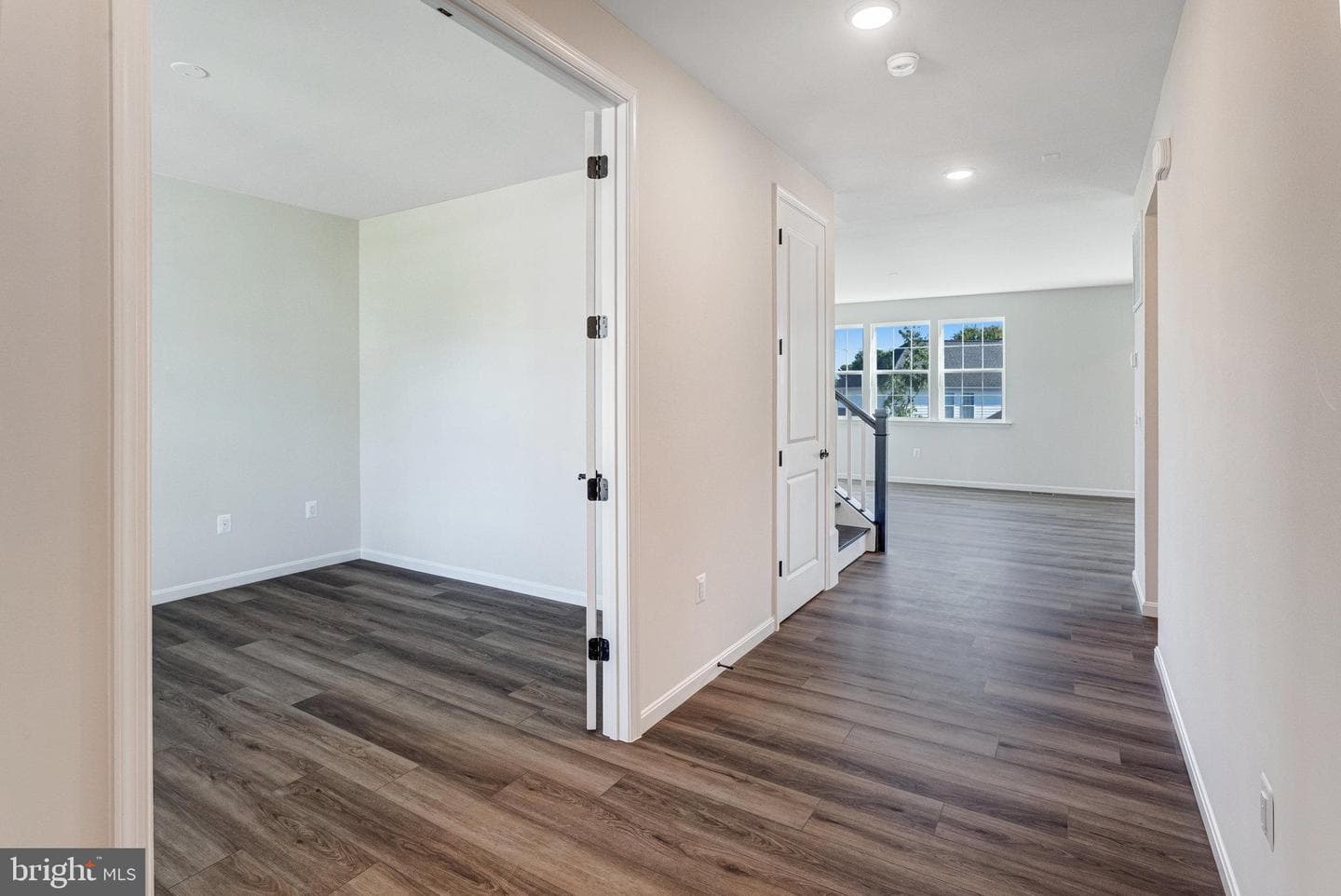 1820 Mulligan Way photo 5