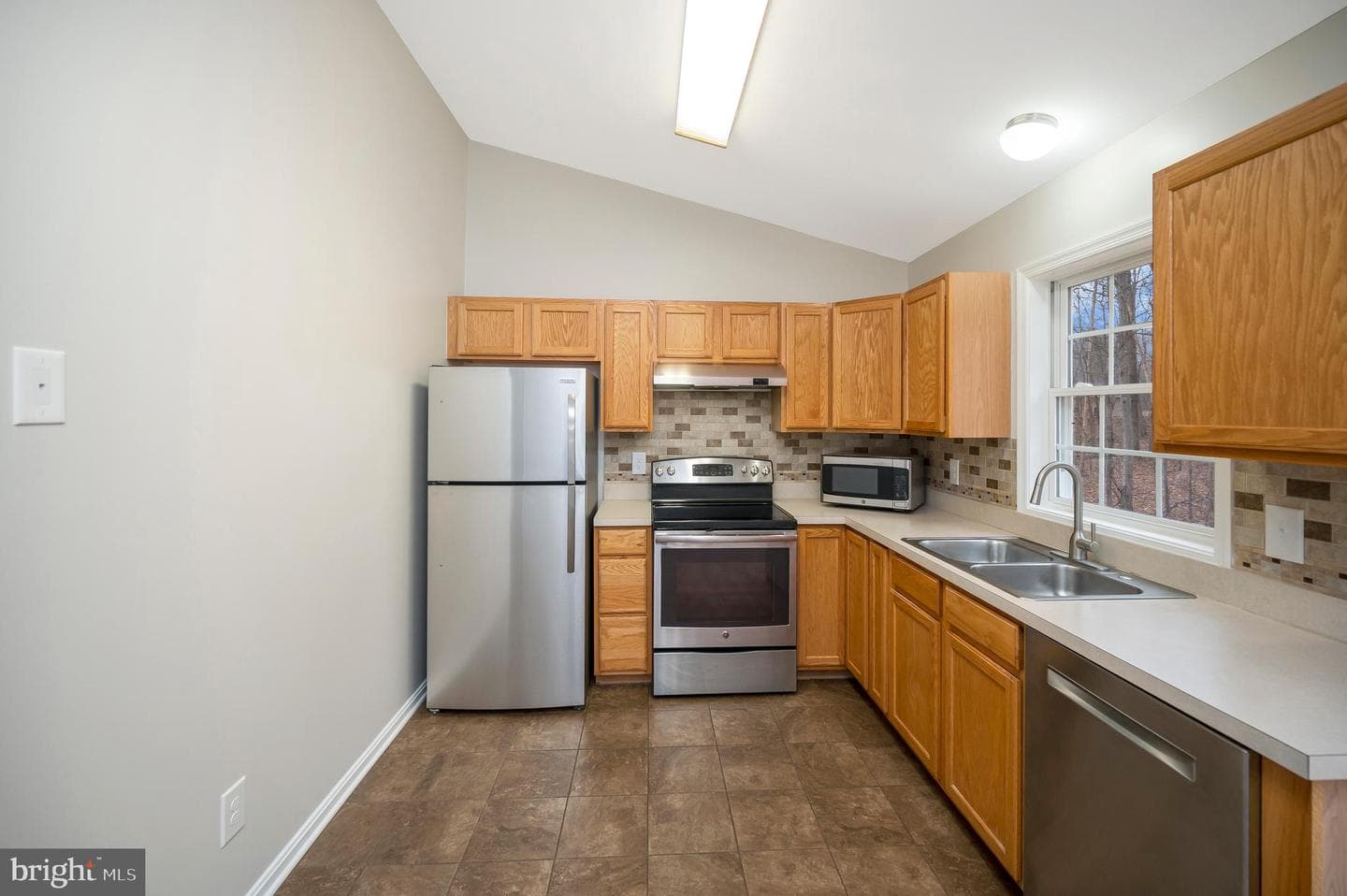 16008 Bruces Lane photo 14