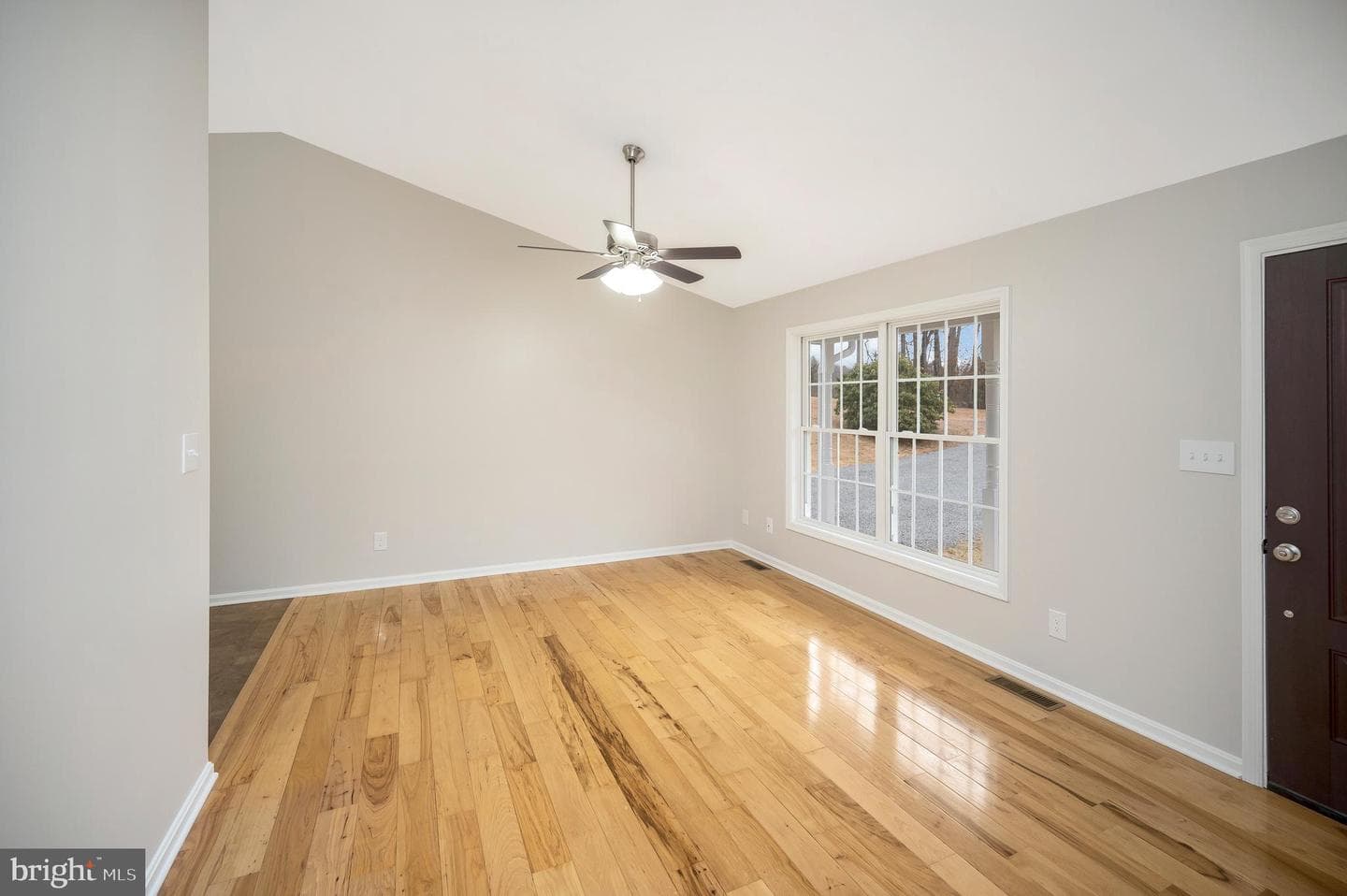 16008 Bruces Lane photo 6