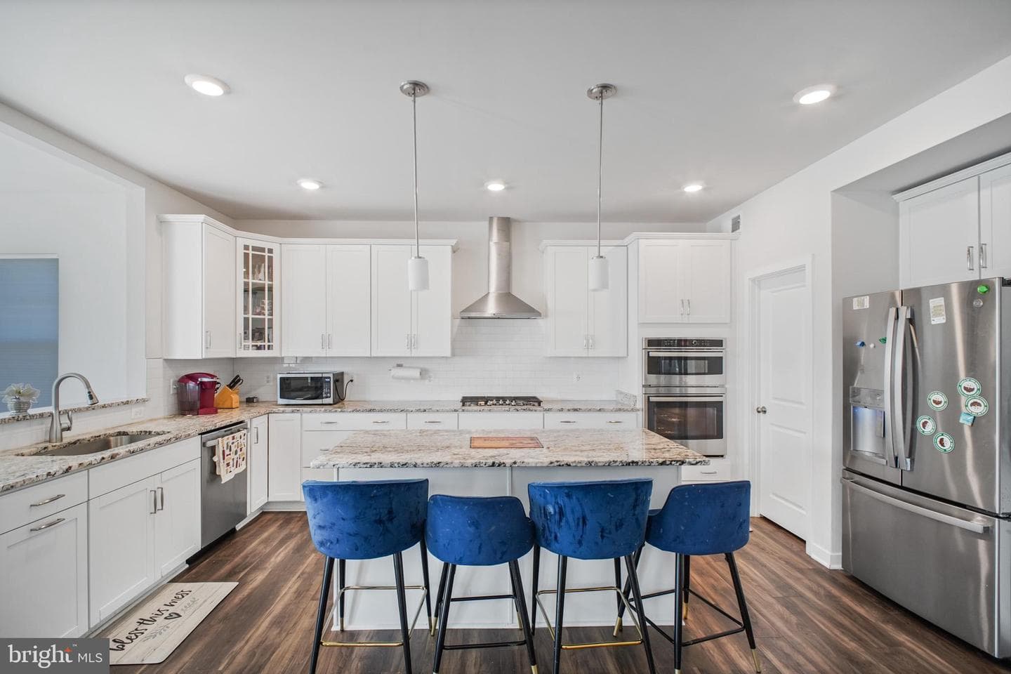 2094 Whithorn Hill photo 4