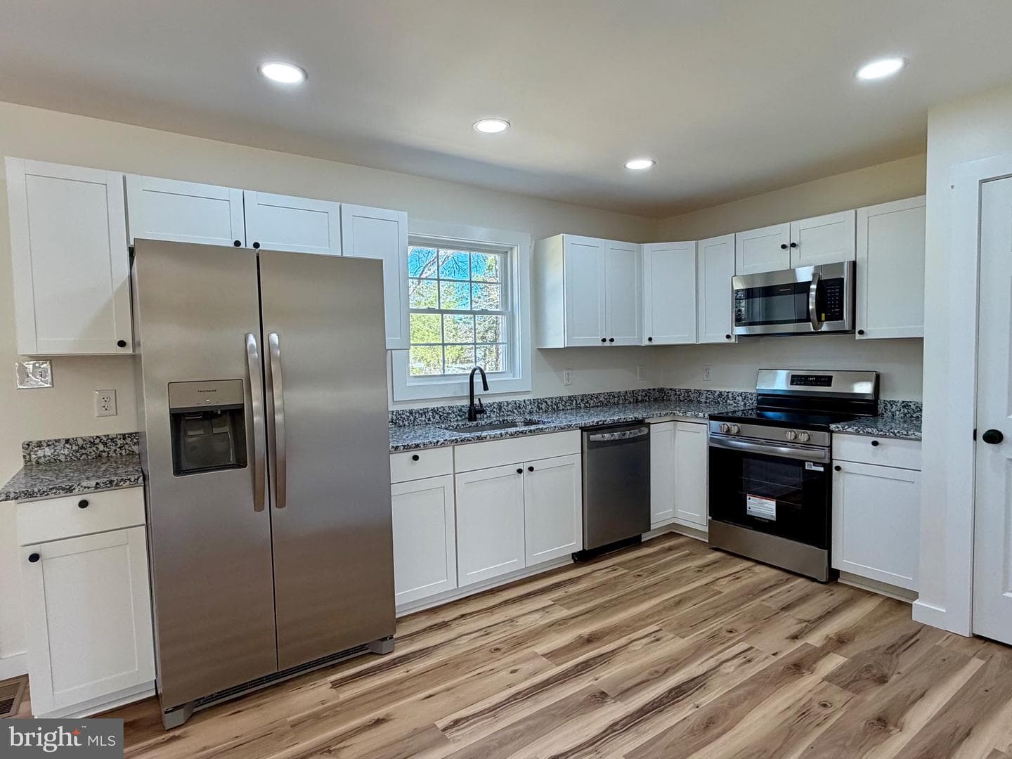 11127 Scott Street photo 17