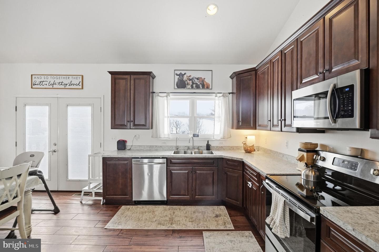 7466 Meadow View Lane photo 11
