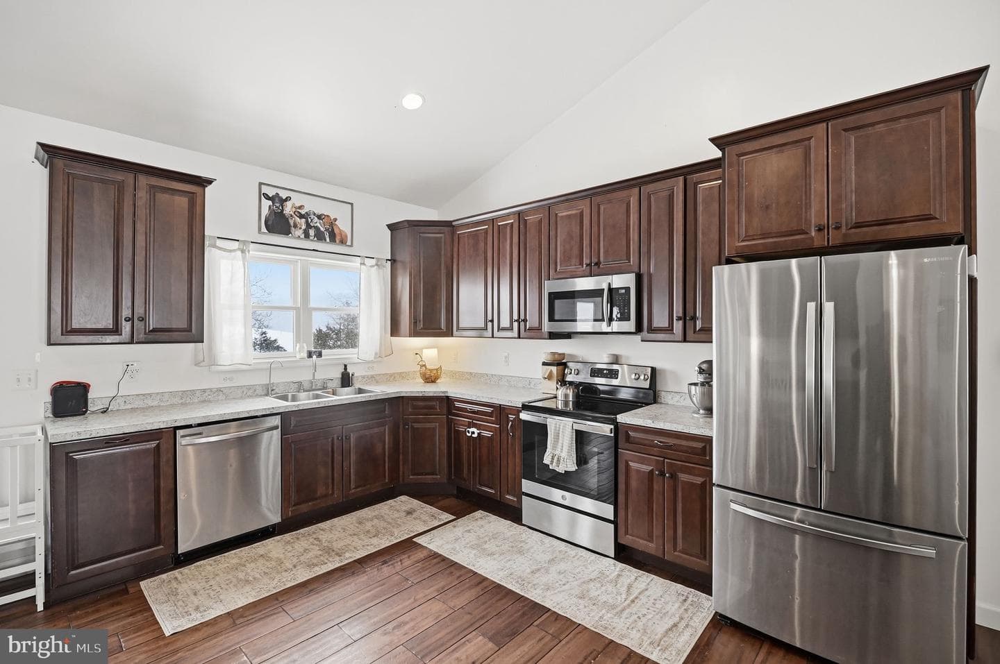 7466 Meadow View Lane photo 13