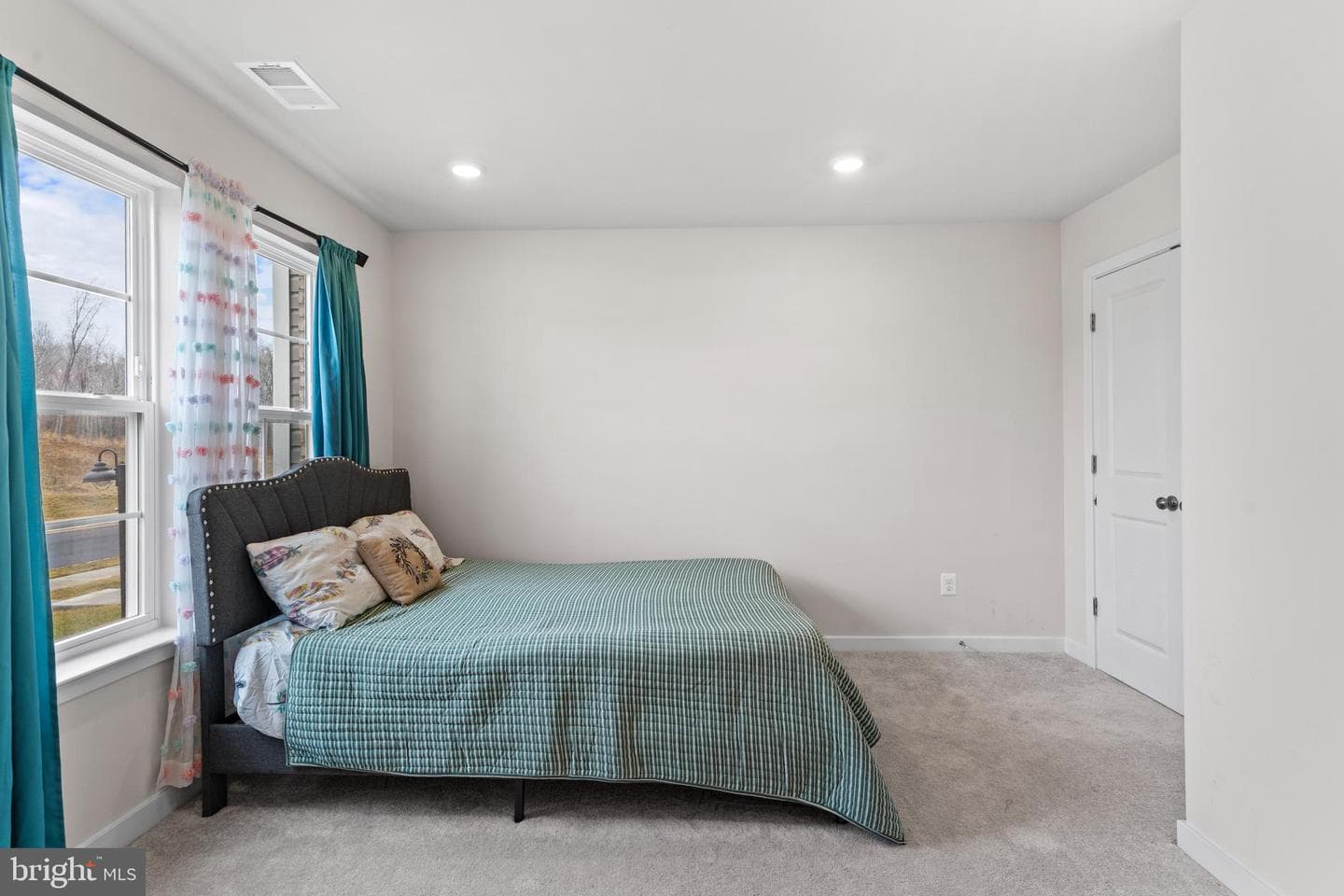 19126 Isabel Boulevard photo 14