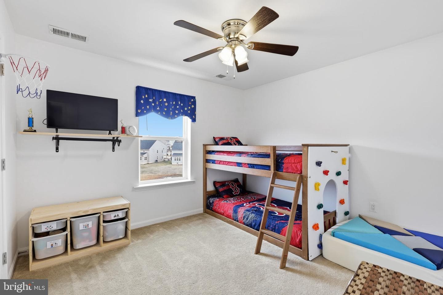 2156 Chestnut photo 12