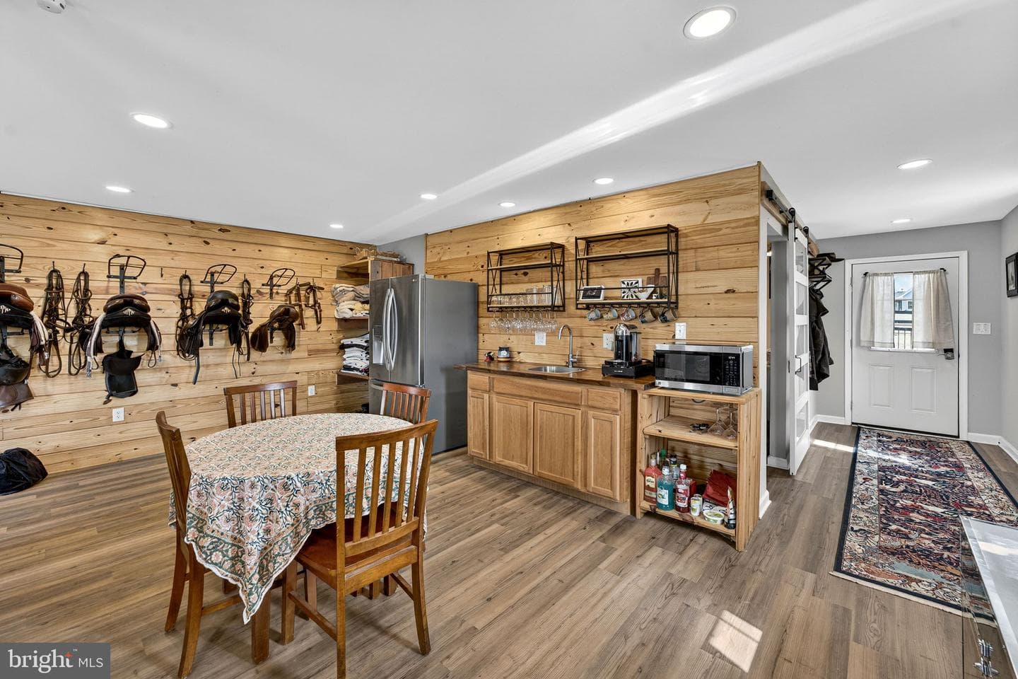 6478 Laurel Hill Lane photo 17