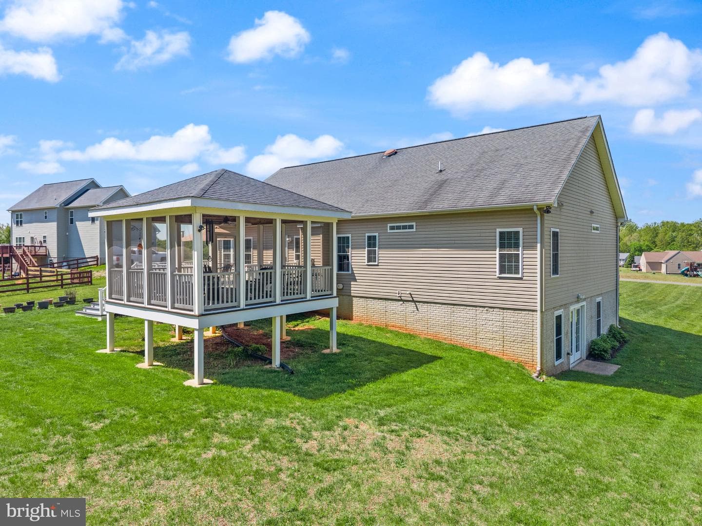 9387 Blackbird Loop photo 6
