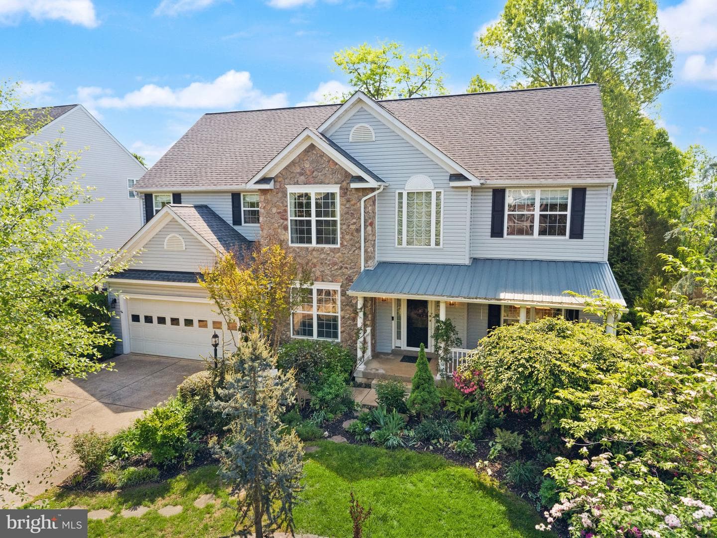 553 Windermere Drive photo 2