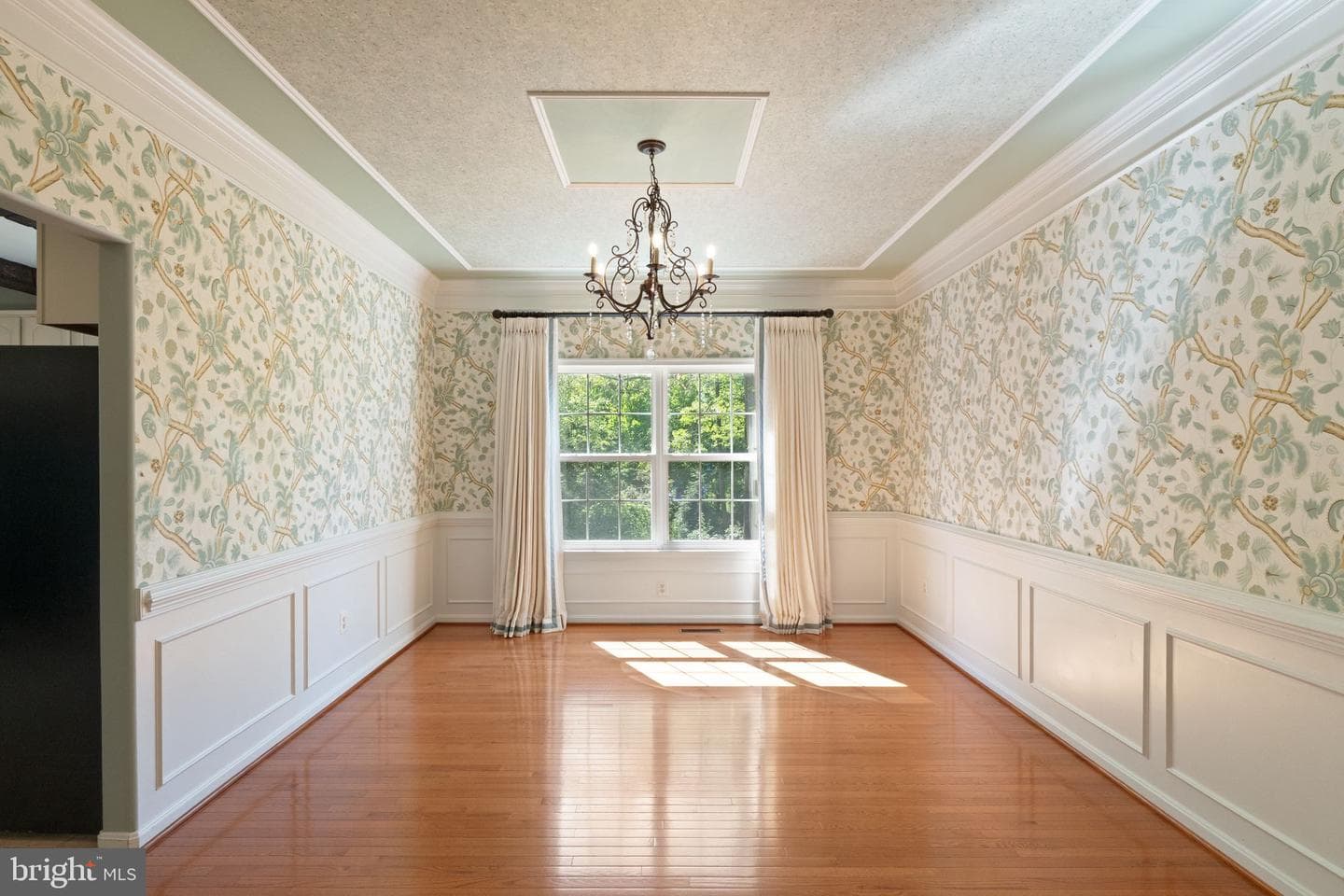 553 Windermere Drive photo 24
