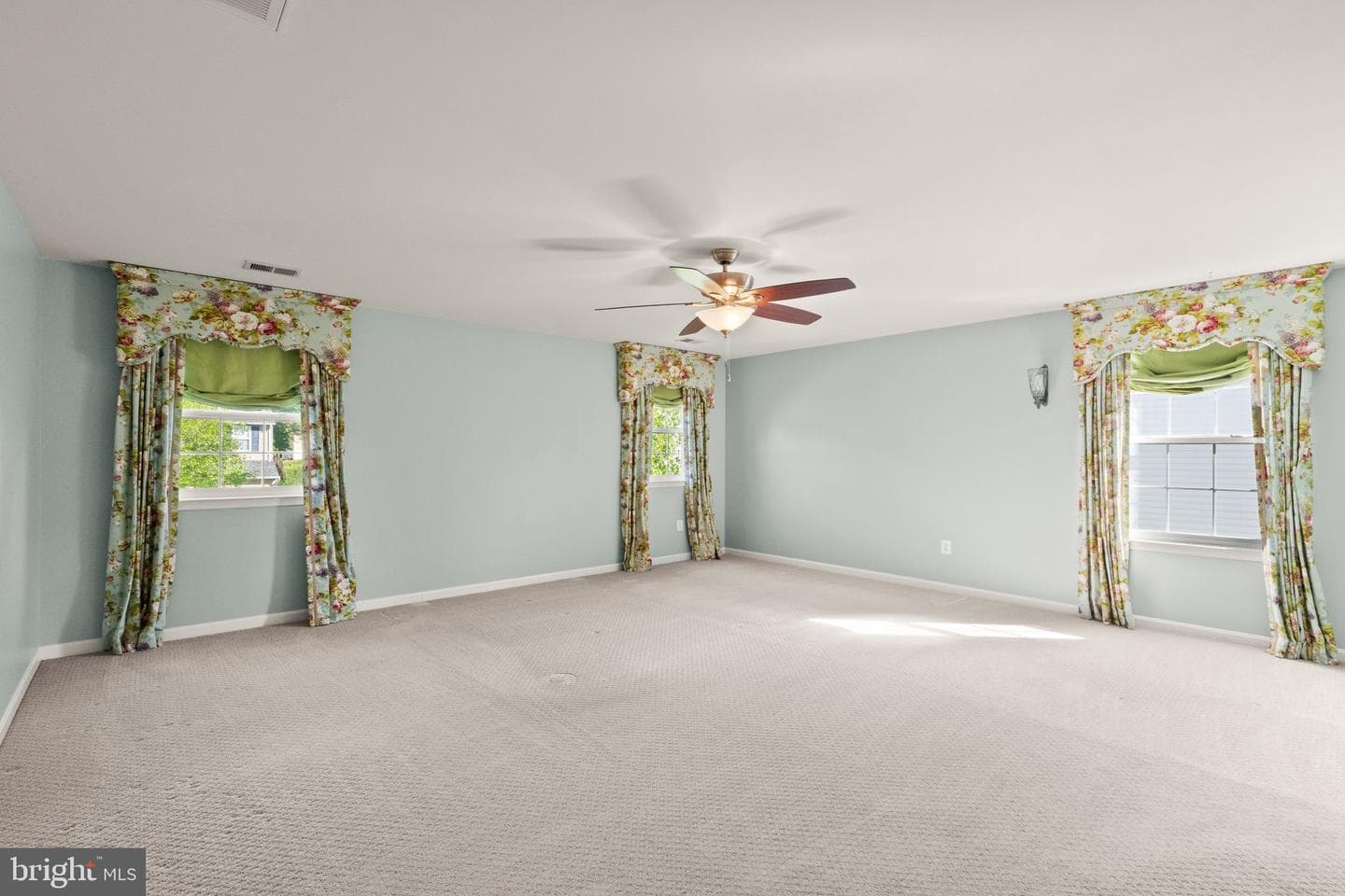 553 Windermere Drive photo 31