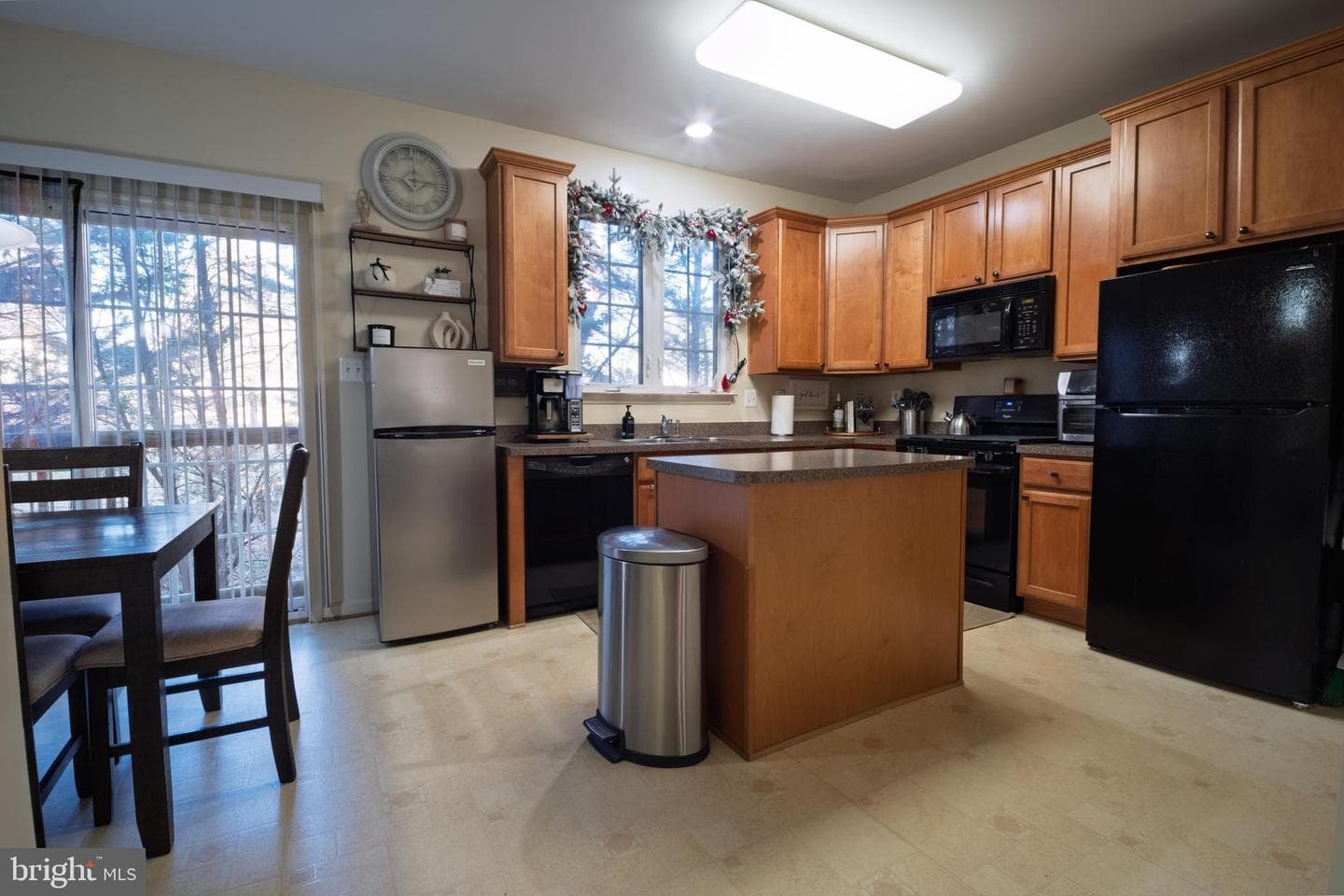 816 Fairview Village Court photo 16