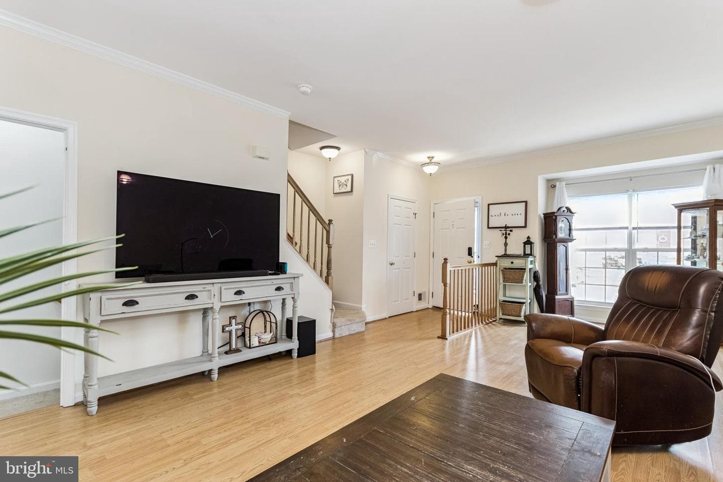 371 Snyder Lane photo 4