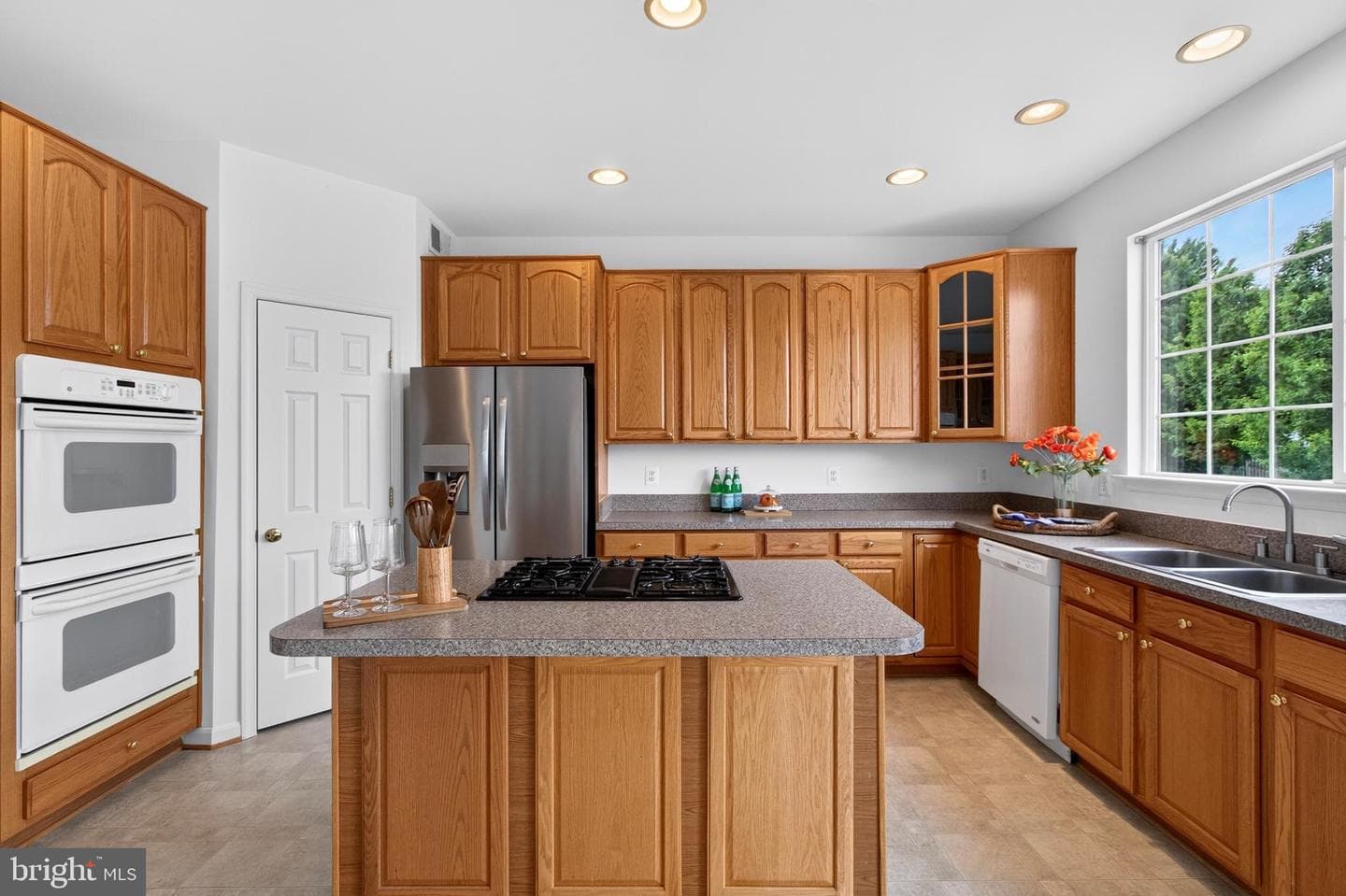 863 Fox Den Road photo 12