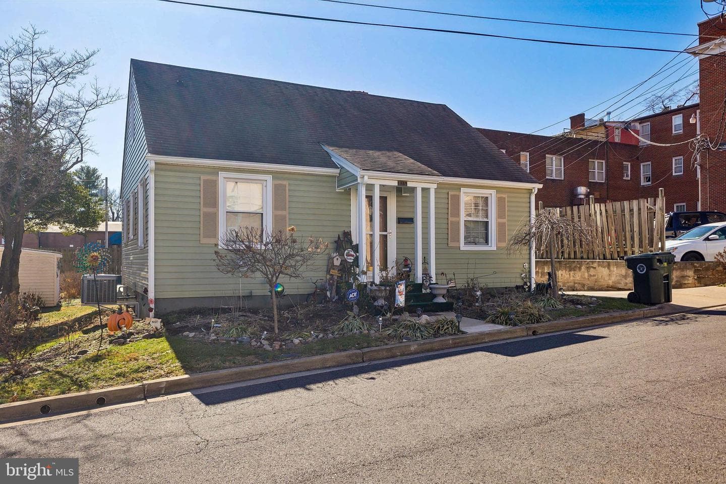 115 E Stevens Street photo 4