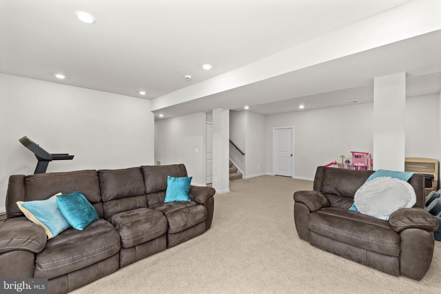 2140 Berwick Dr photo 33