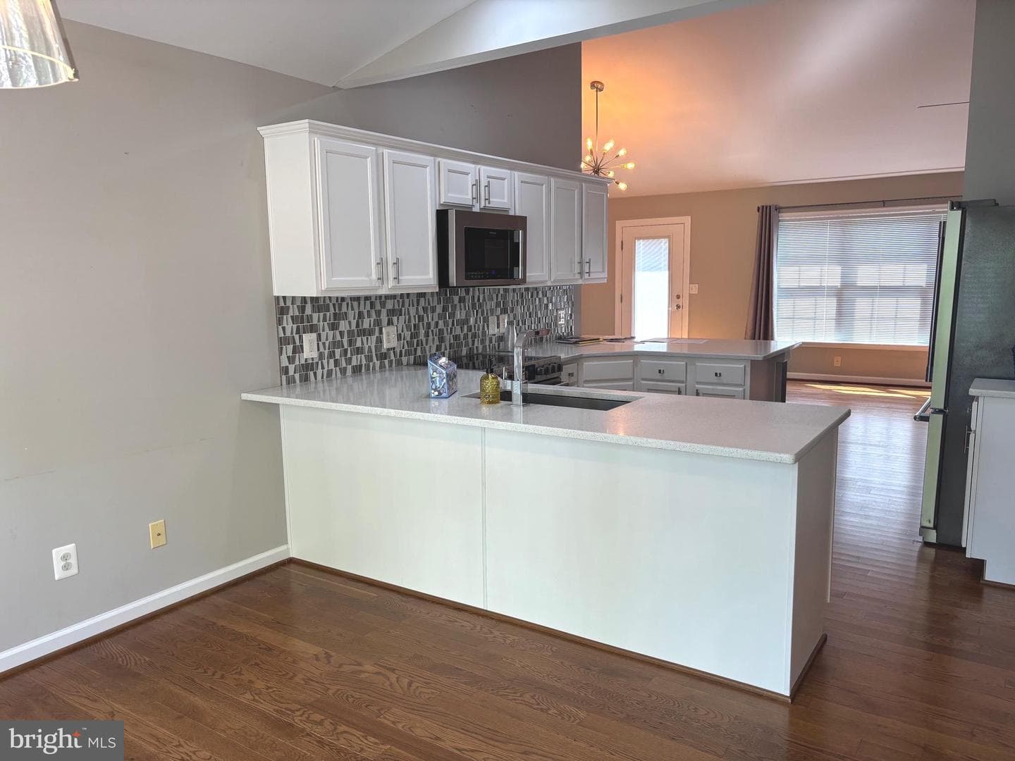 1808 Stoneybrook Lane photo 10