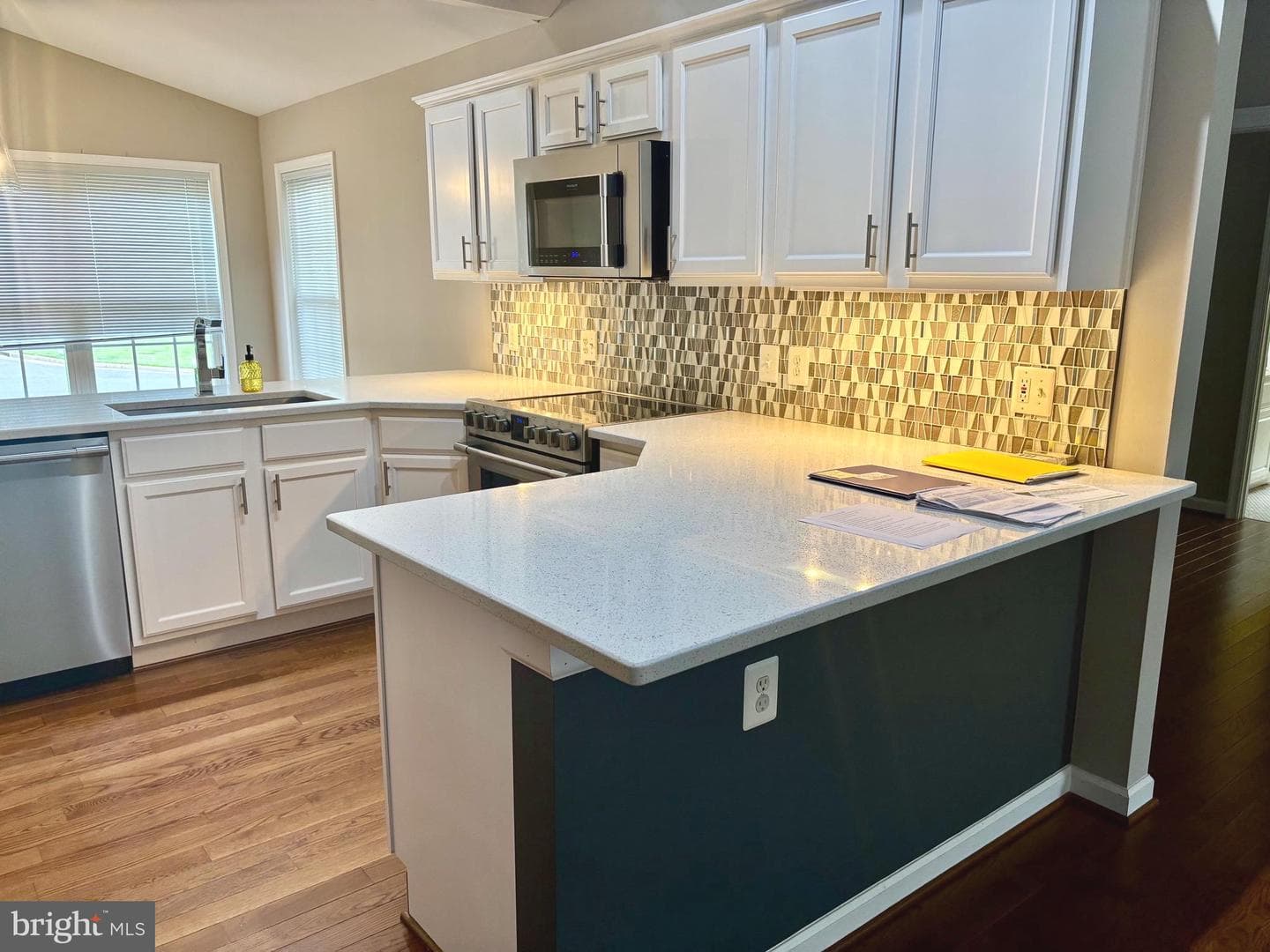1808 Stoneybrook Lane photo 9