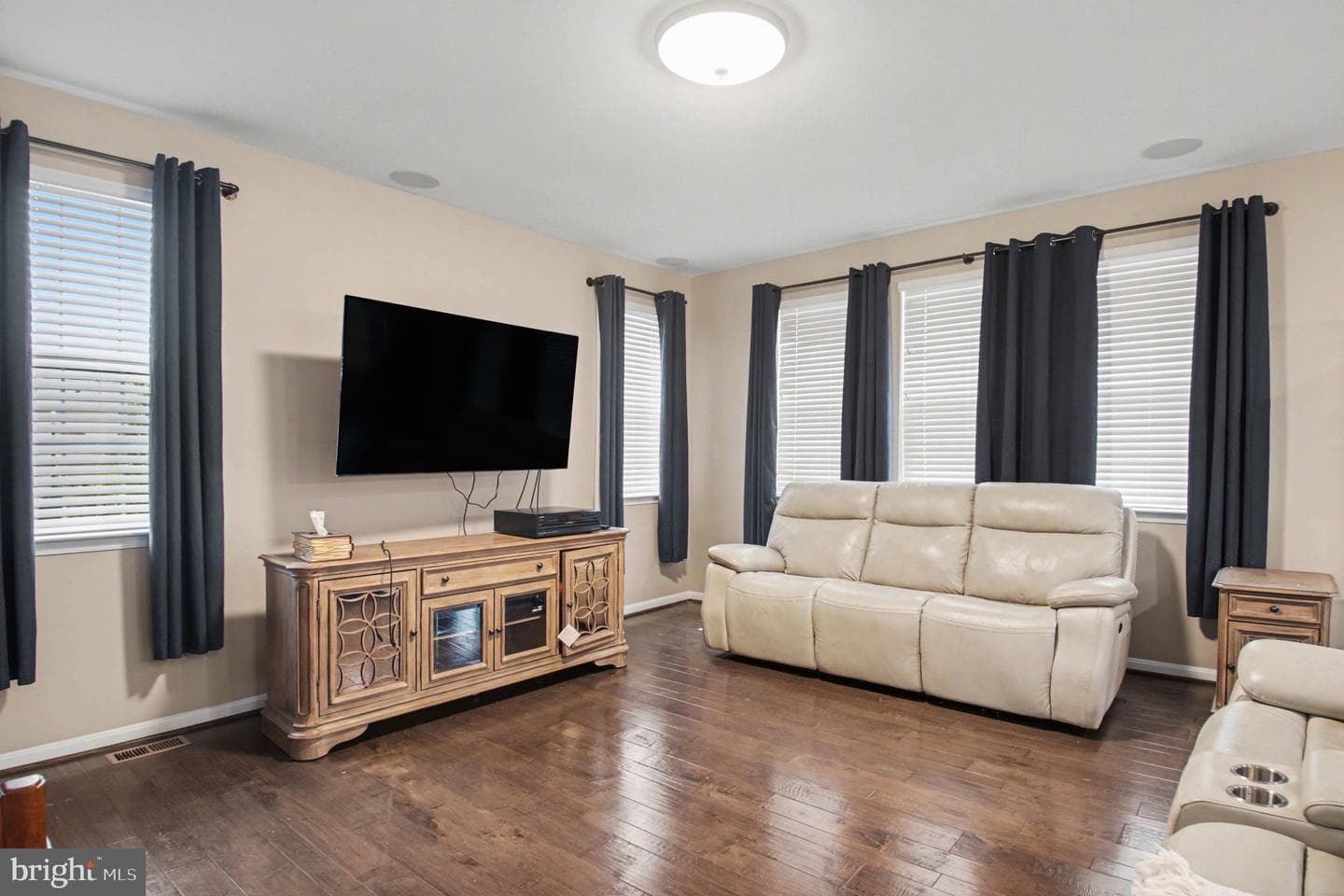 702 Kingsbrook photo 12