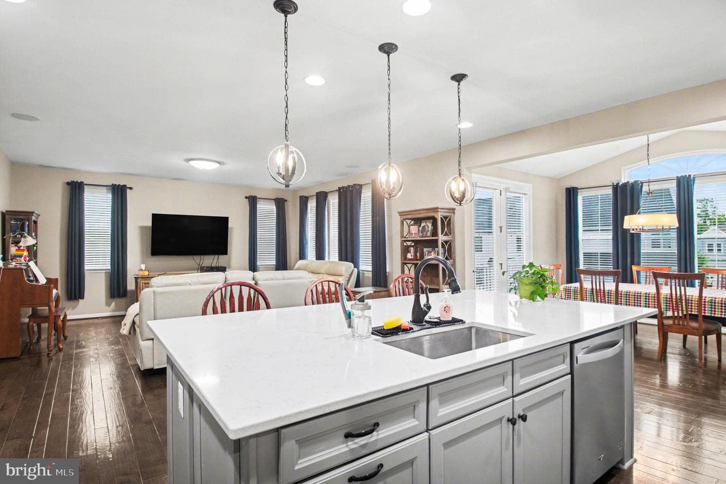 702 Kingsbrook photo 19
