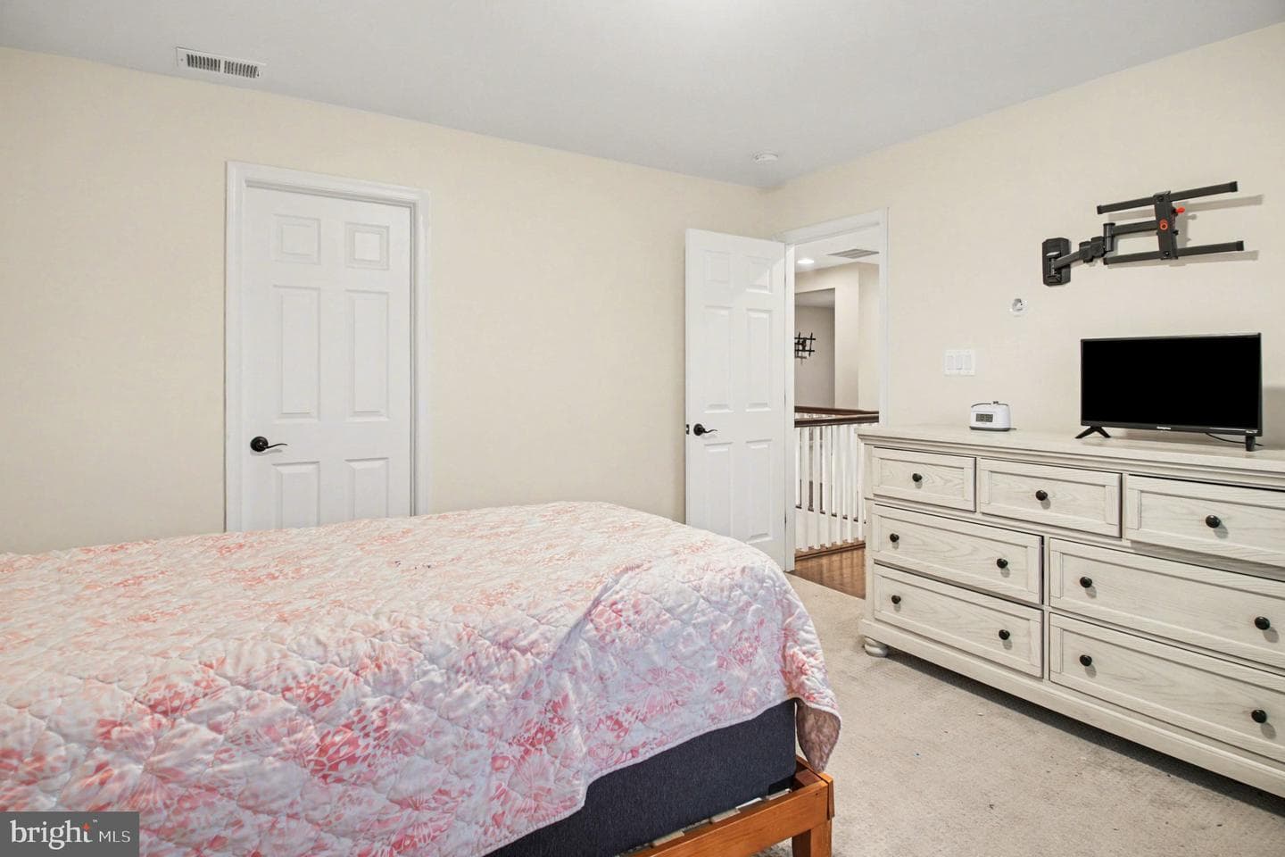 702 Kingsbrook photo 23