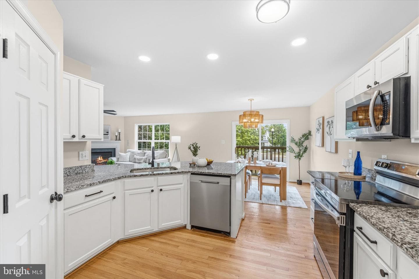 2024 Chestnut Drive photo 5