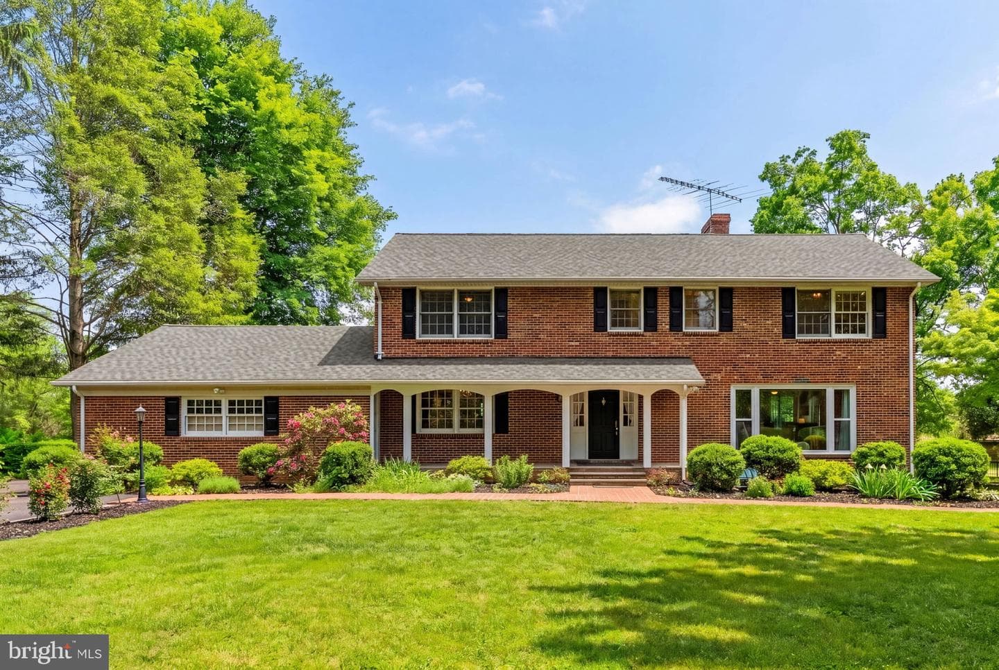 19059 Carleton Drive photo 3