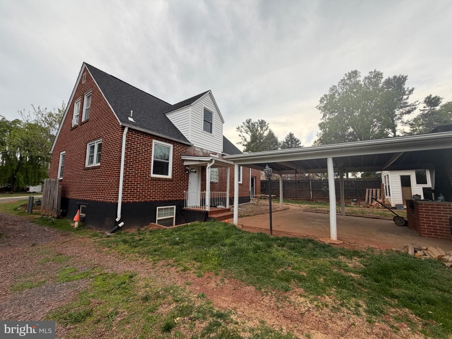 1235 S Blue Ridge Avenue photo 3